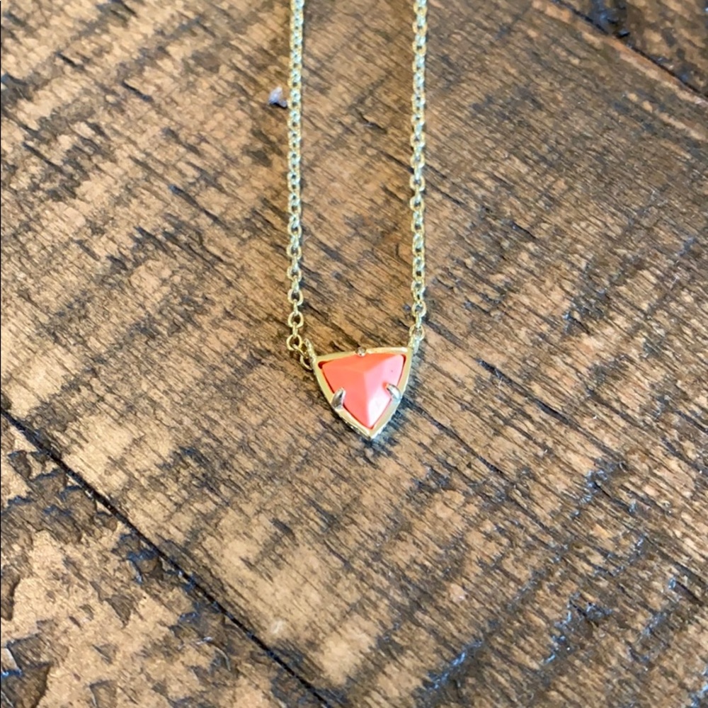 Delicate coral Kendra Scott necklace